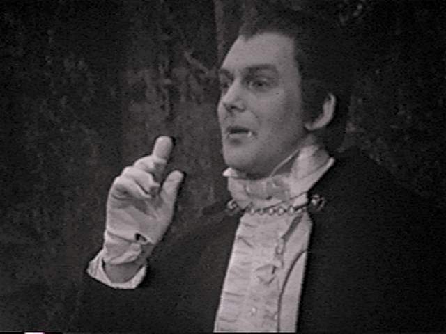 Malcolm_Rogers_as_Dracula.jpg